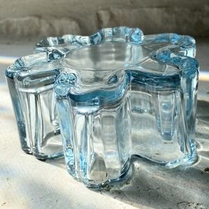 VTG Blue Glass Snowflake Flower 4.5"‎ Colored Glass Collectible Trinket